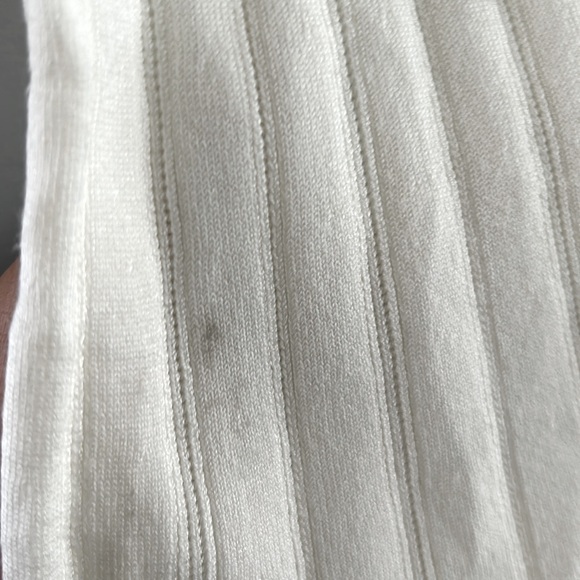 Cream bell sleeves top by sofia Vergara - Picture 3 of 3